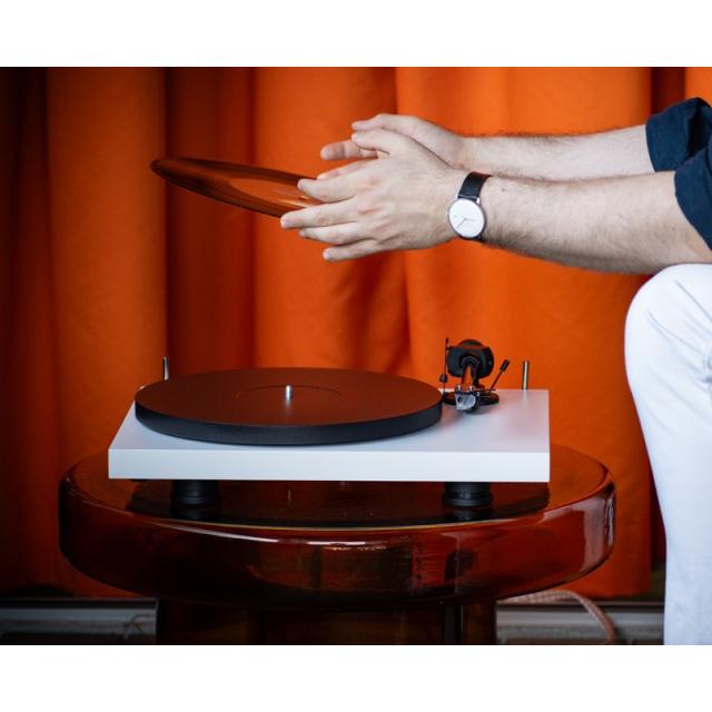 DEBUT EVO2 Turntable ,Pro-Ject  PJ29864985 - SATIN WHITE IMAGE 2