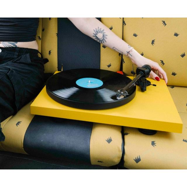 DEBUT EVO2 Turntable ,Pro-Ject  PJ29864992 - SATIN GOLDEN YELLOW IMAGE 2